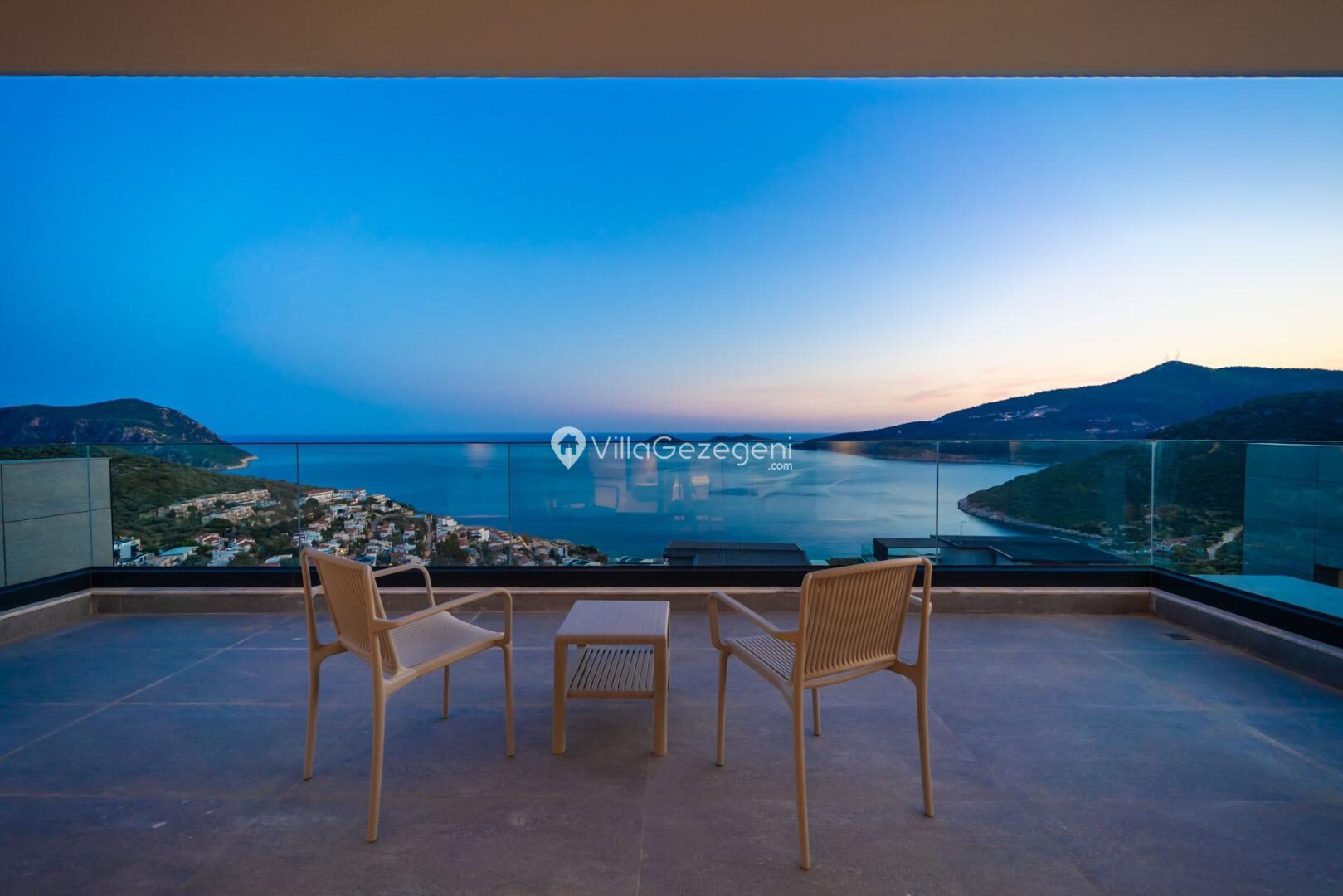 Villa Aura E — 65