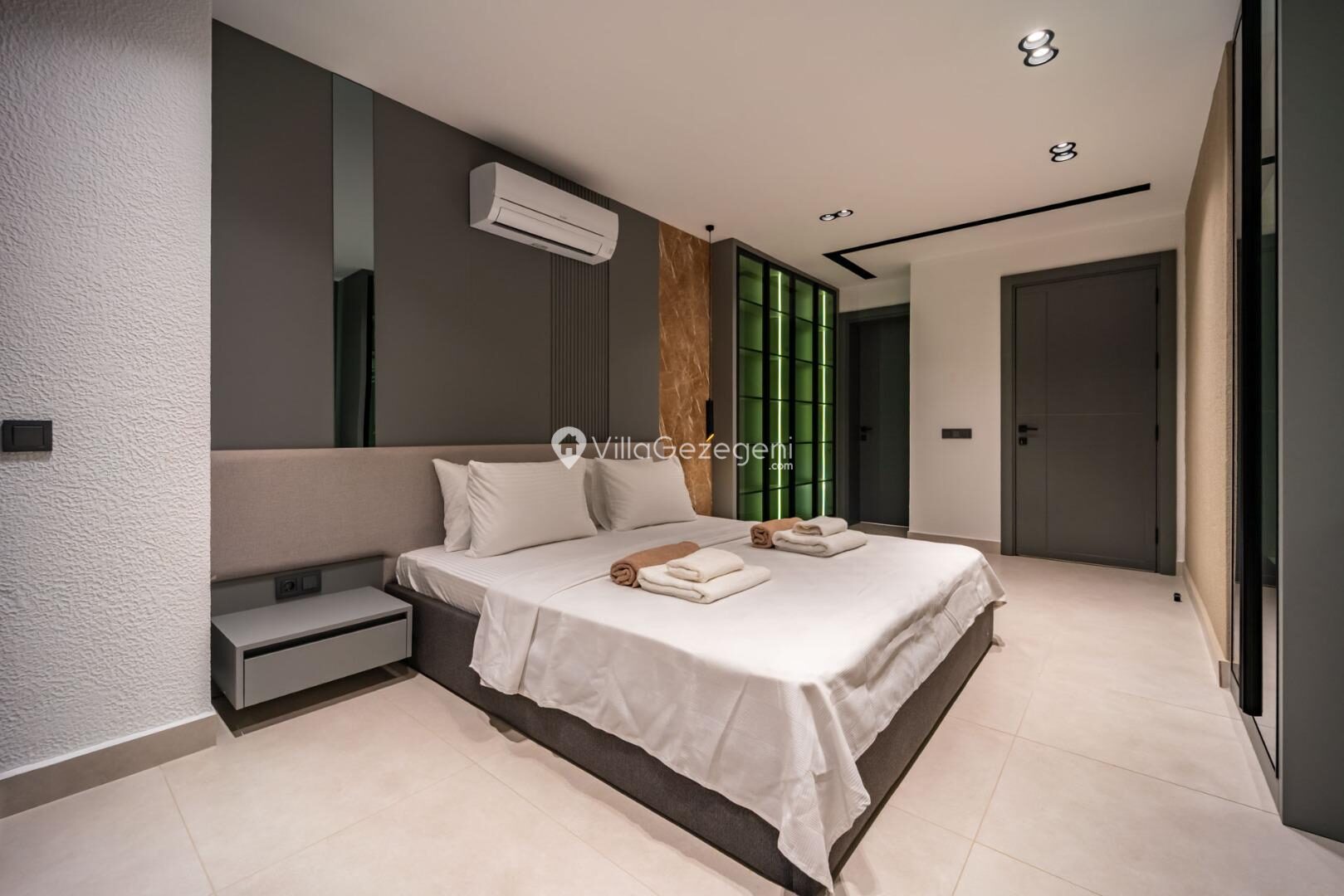 Villa Aura D — 64