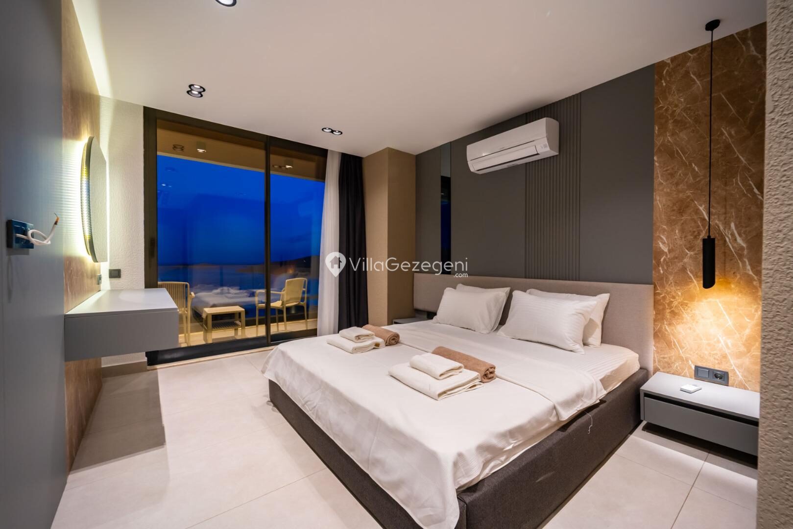 Villa Aura E — 74