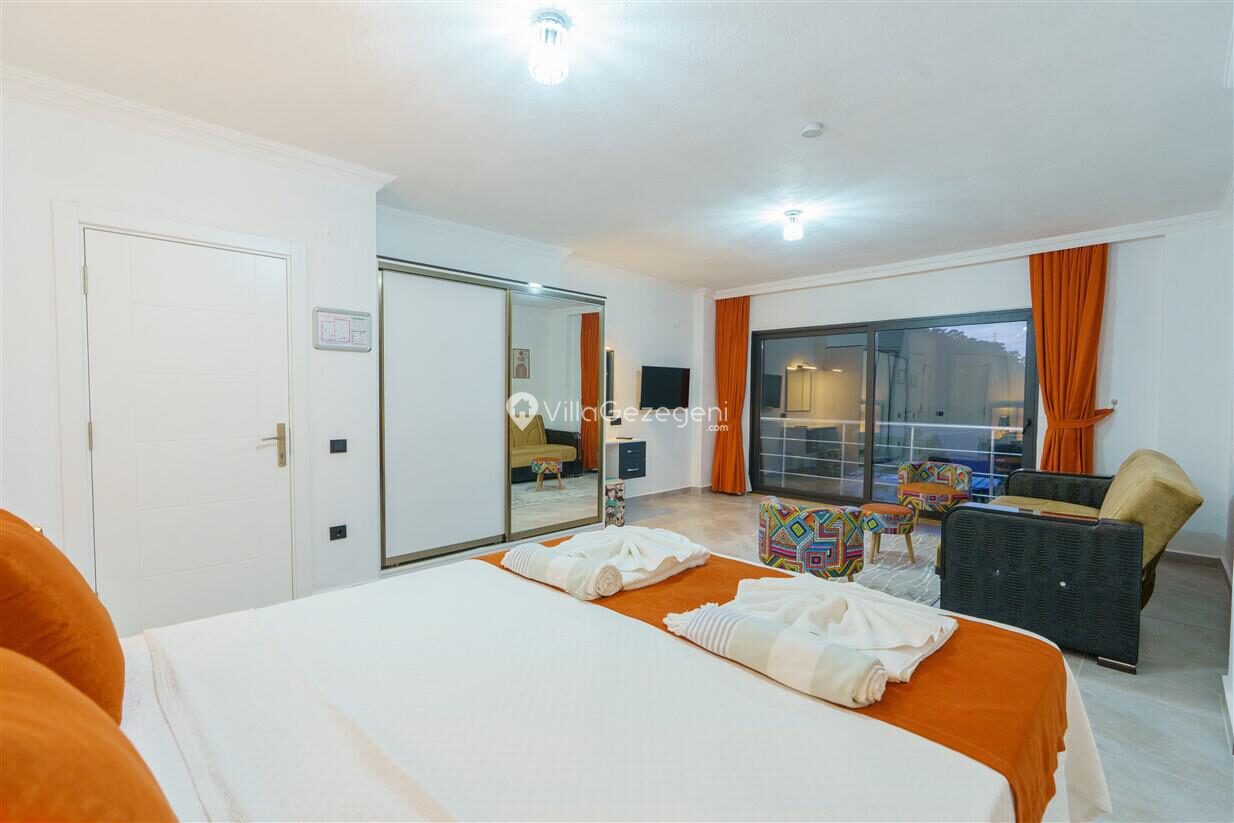 Villa Rojin — 51