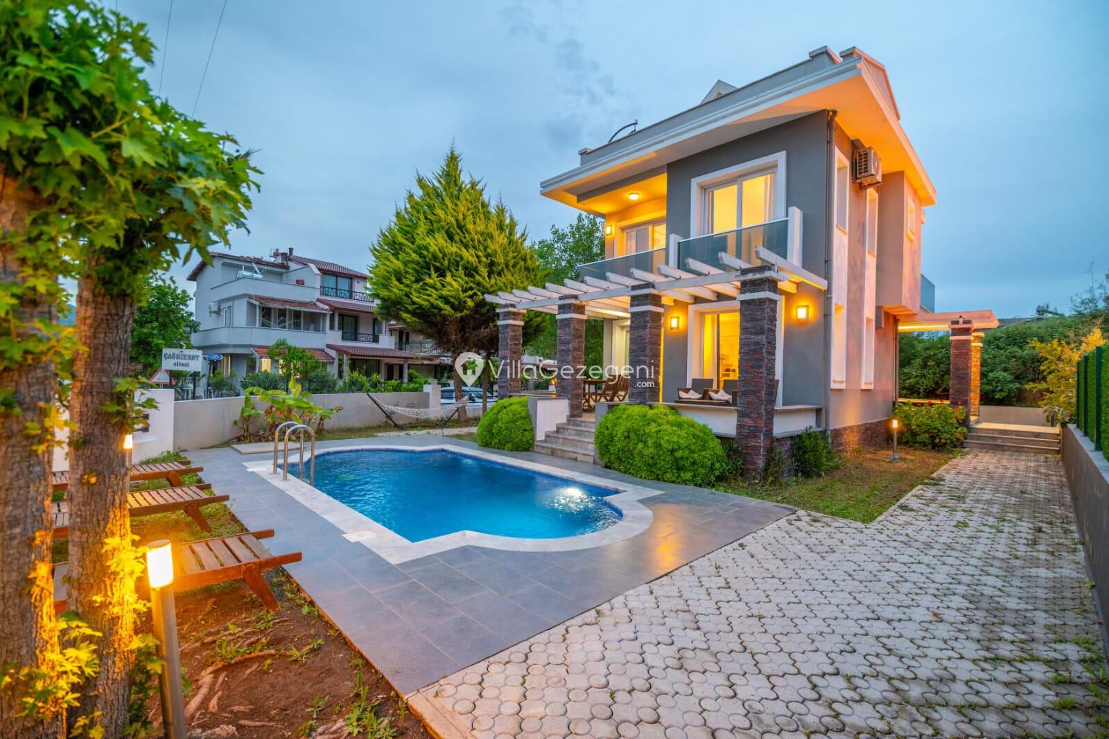 Villa Elora — 2