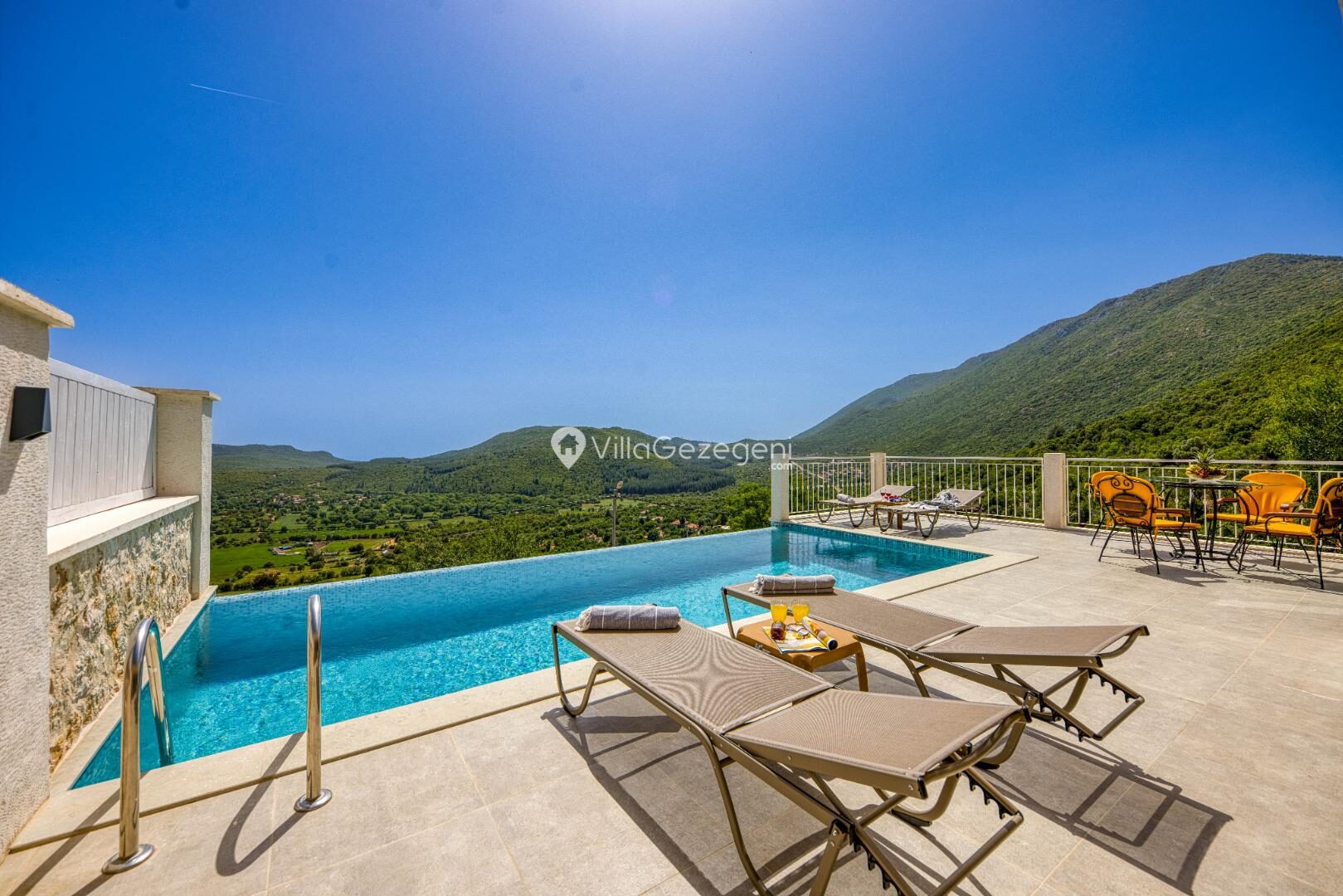Villa Poeta — 17