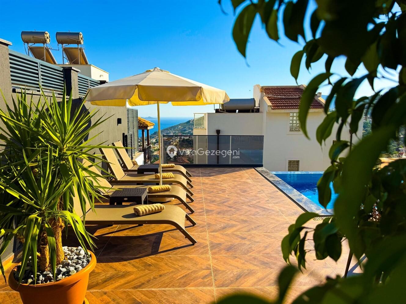 Villa Elmas — 3