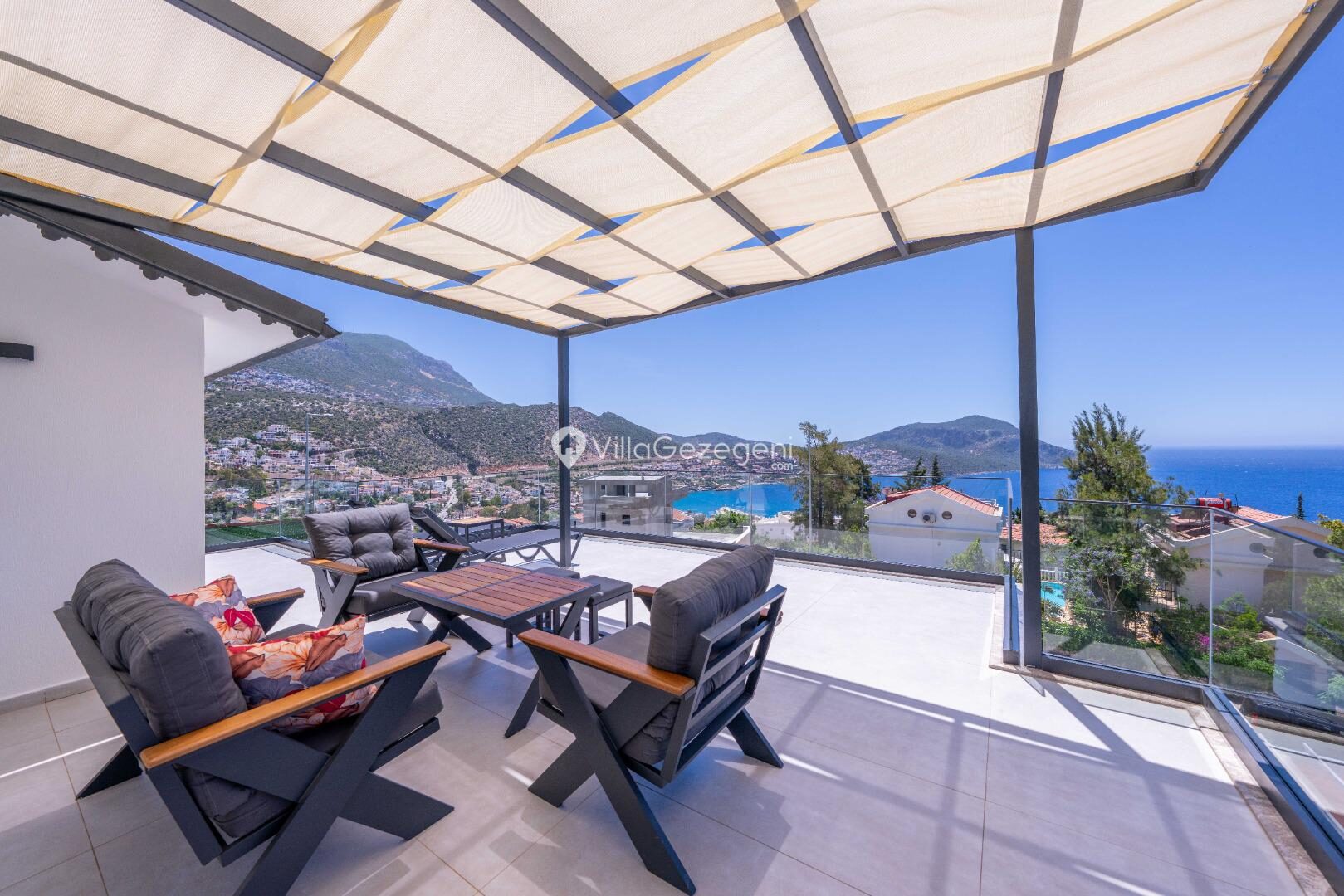 Villa Lovelet 2 — 92