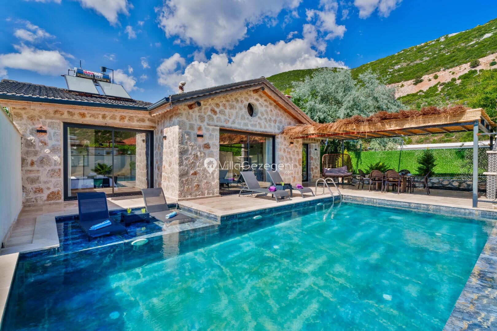 Villa Loya — 1