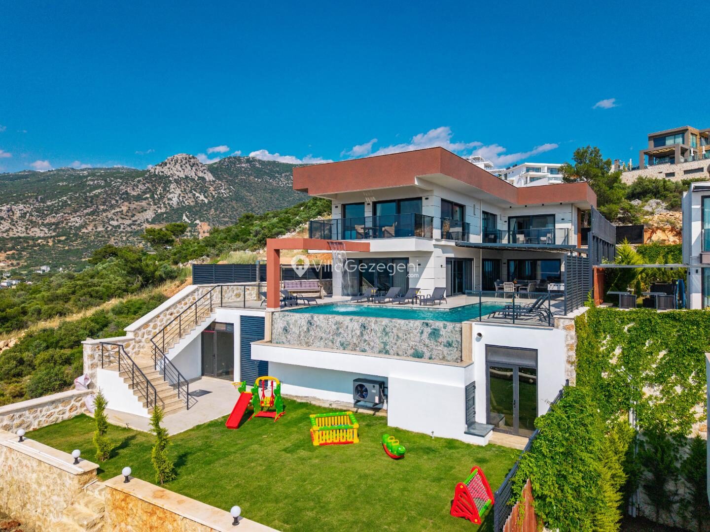 Villa Newcastle — 1