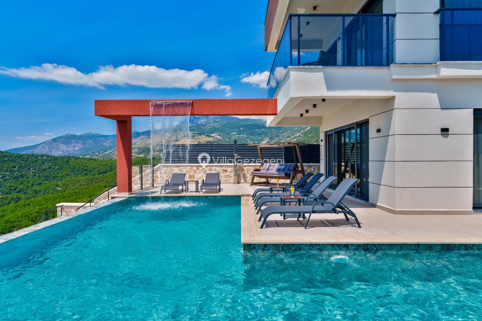Villa Newcastle — 12
