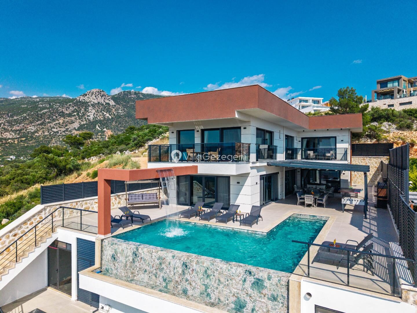 Villa Newcastle — 77