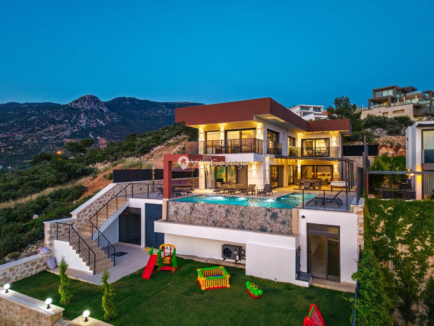 Villa Newcastle — 87
