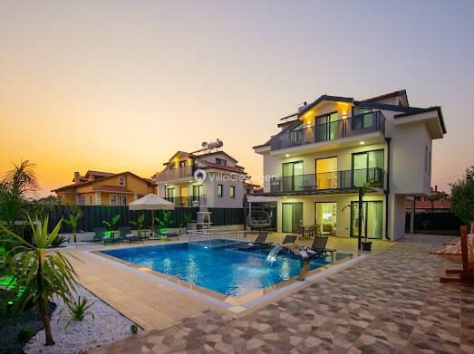 Villa Fullmoon 1 — 2