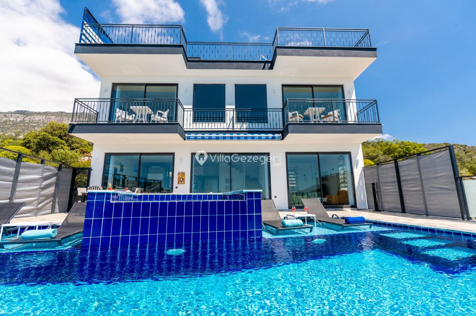Villa Uranus — 2