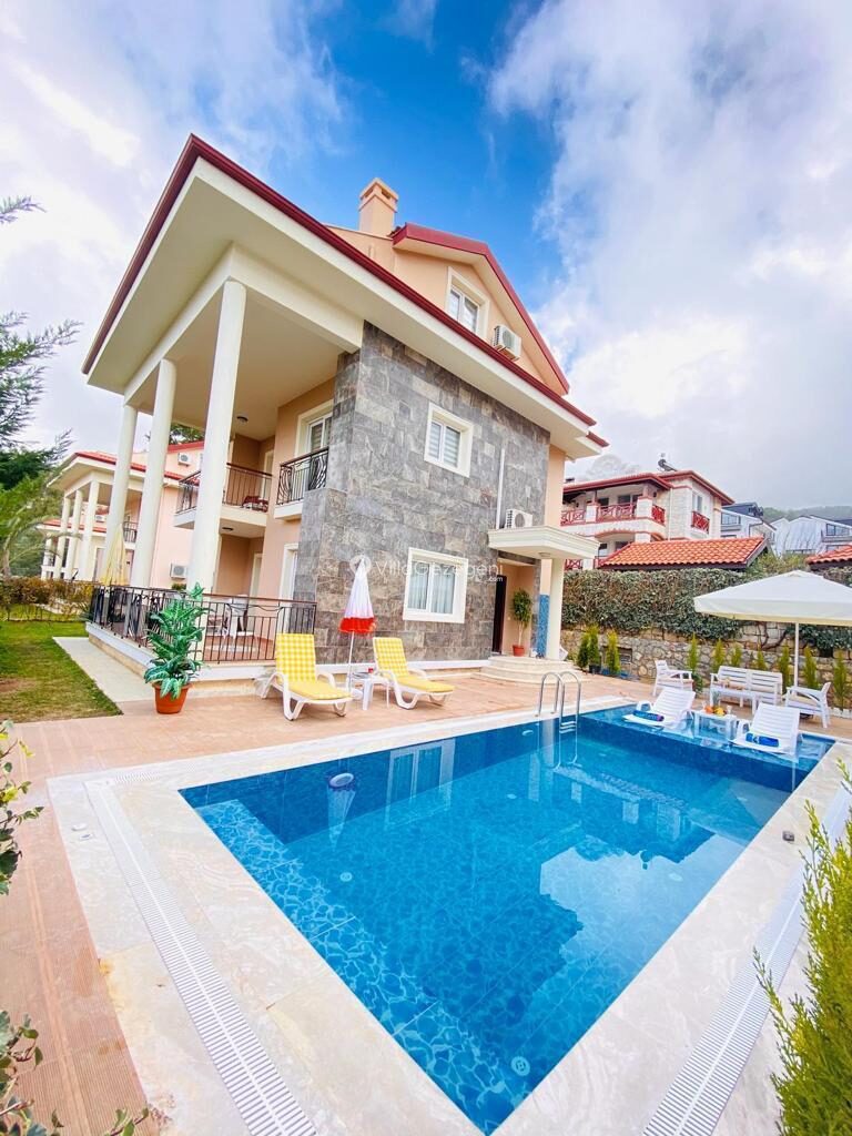 Villa Elisa — 1