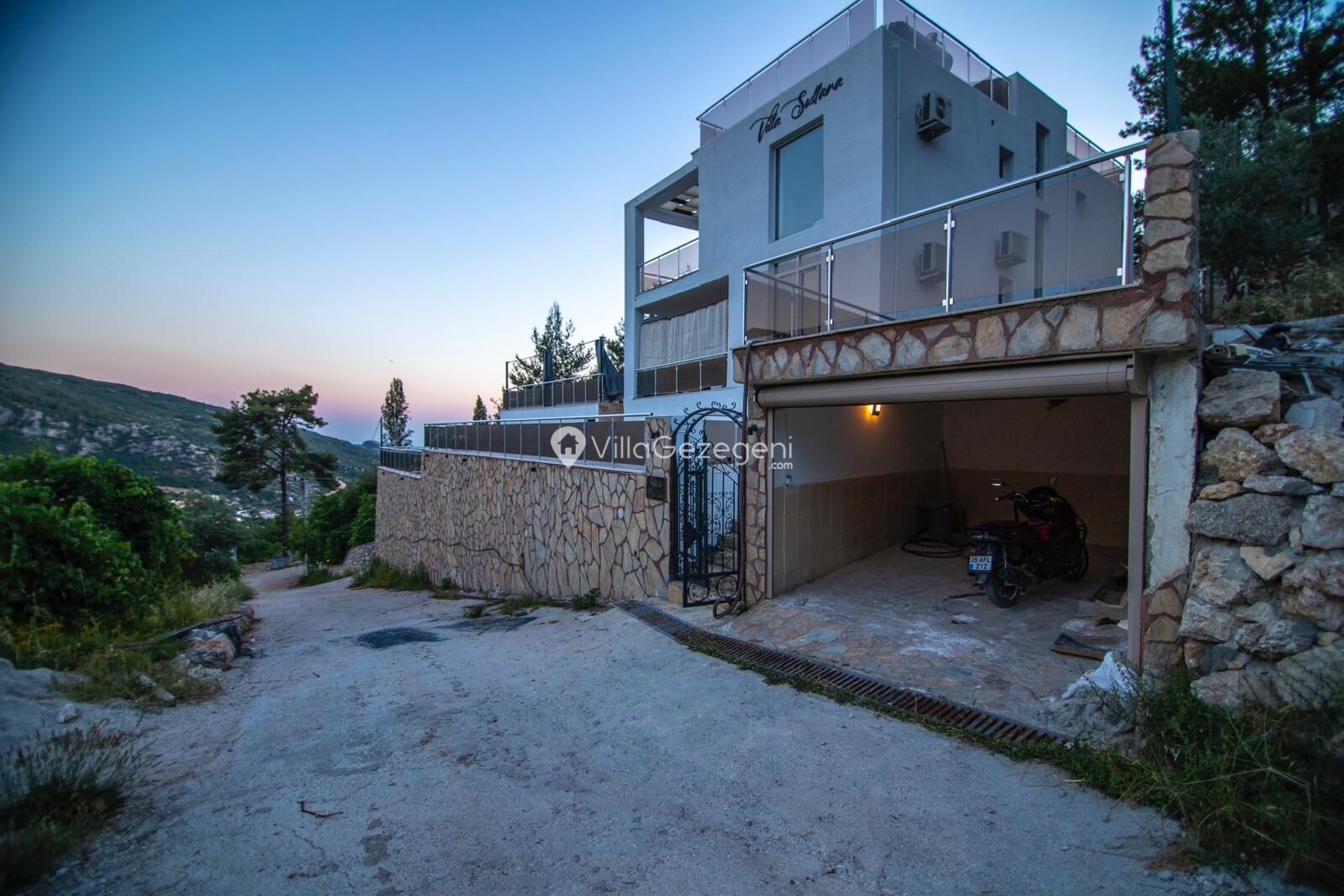 Villa Sultana — 17