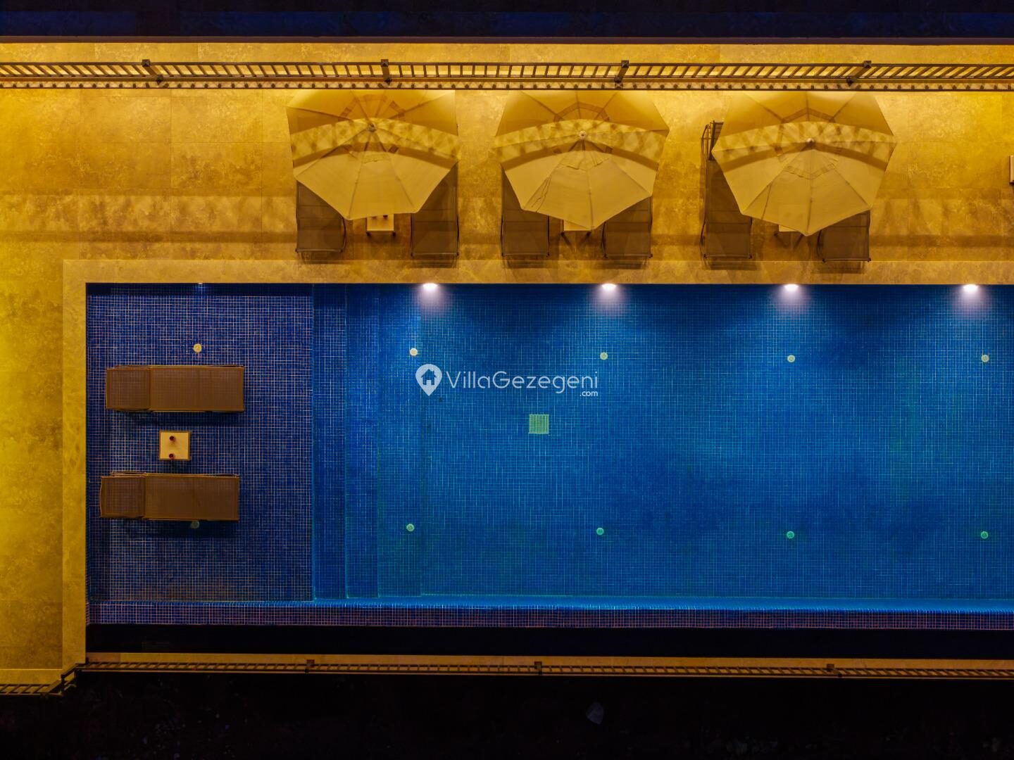 Villa Blue Night — 52