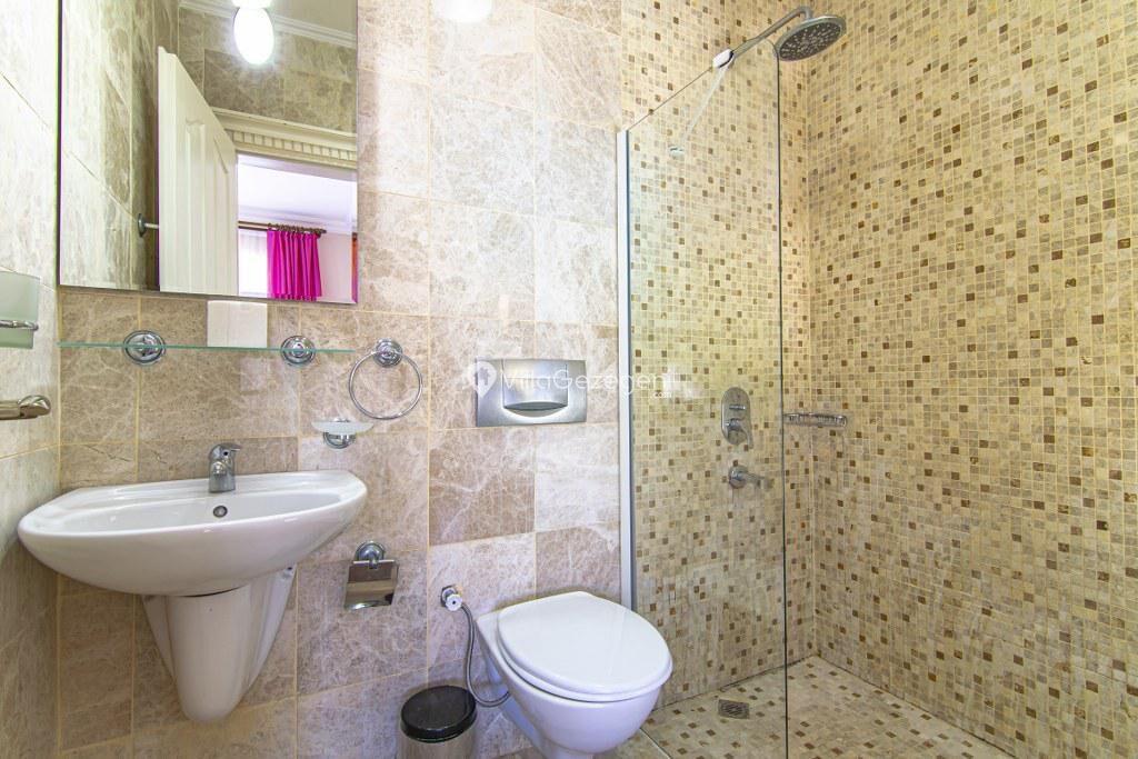 Villa Pearl 8 — 13