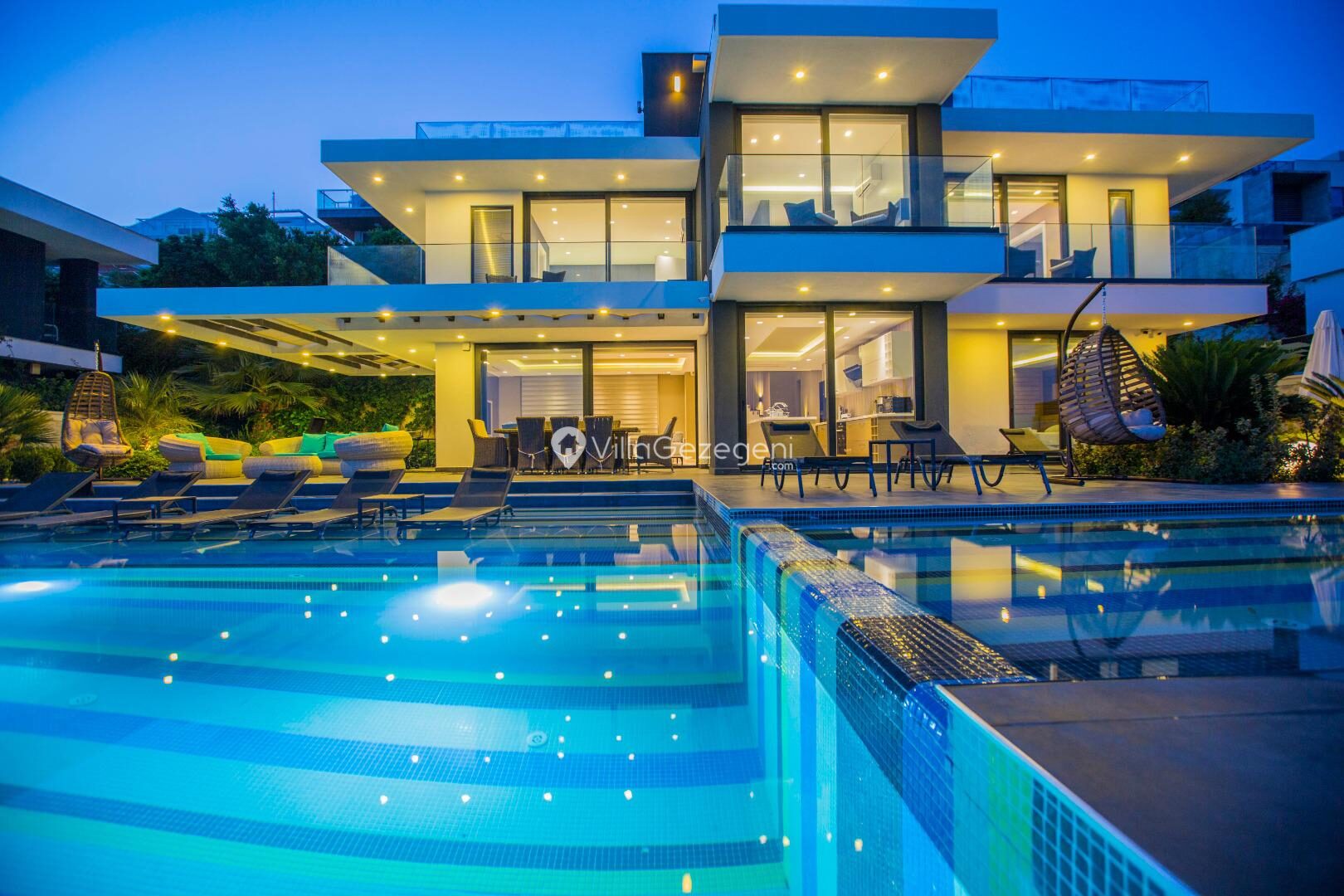 Villa Vogue — 42