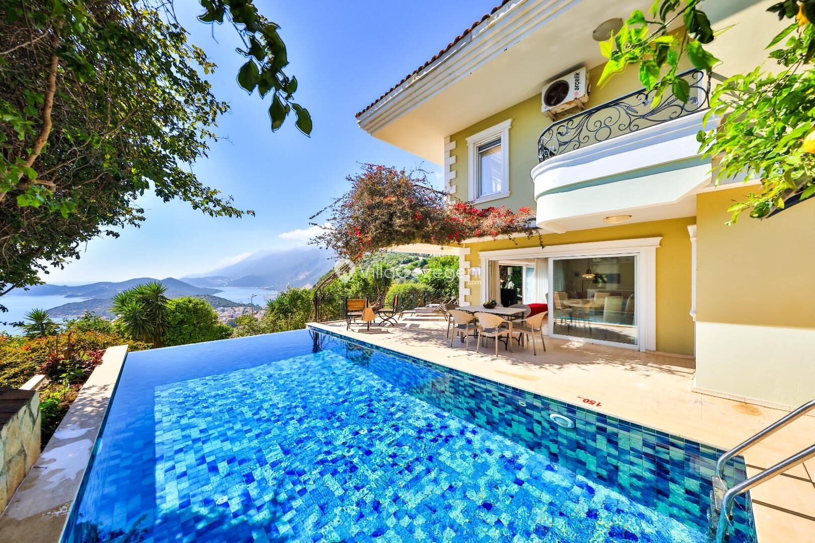 Villa Noyan — 4
