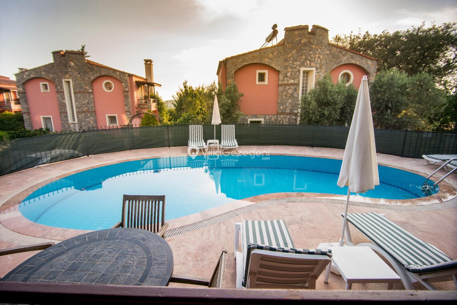 Villa Rota 3 — 6