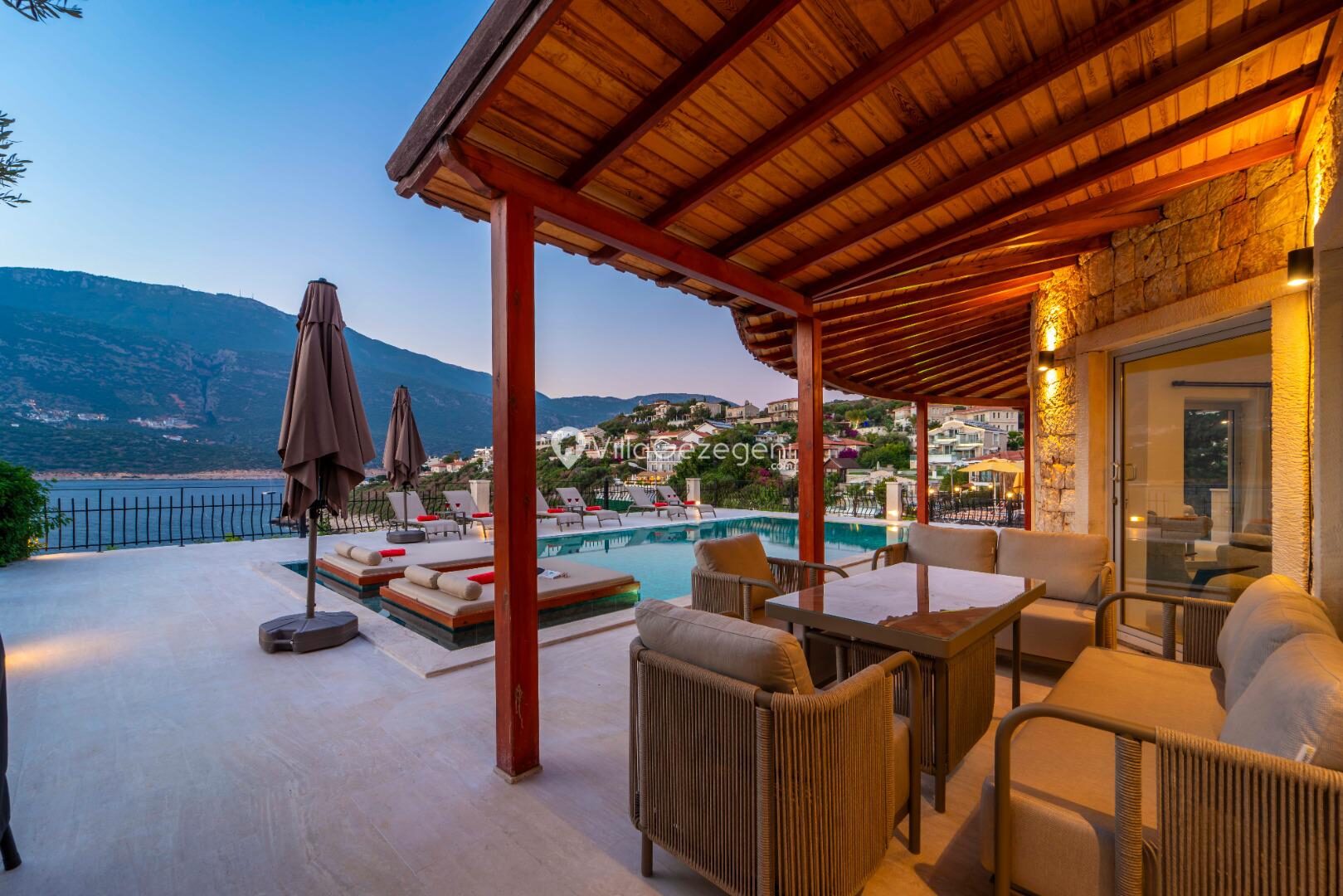 Villa Ada Uno – Çukurbağ kiralık villa