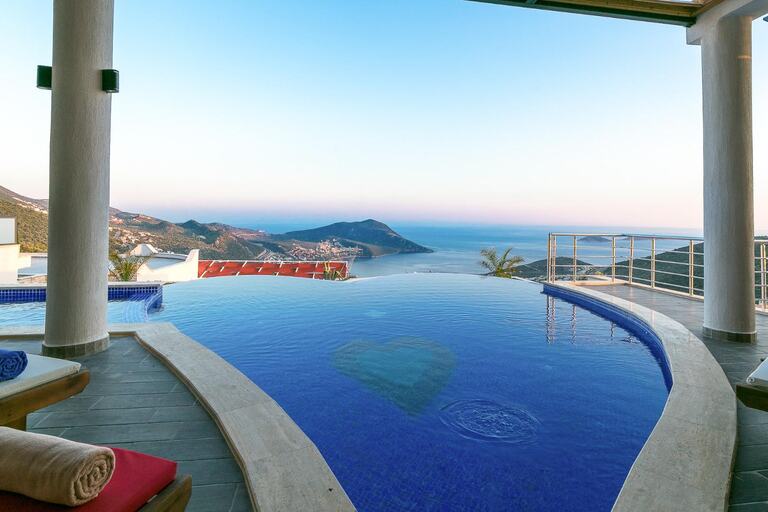 Villa Hills Stone Heart — 2