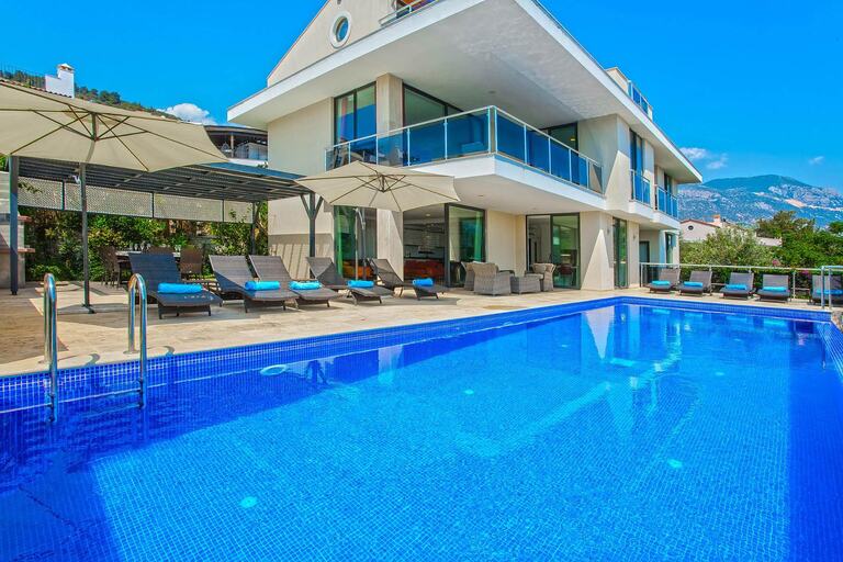 Villa Greenscape — 1