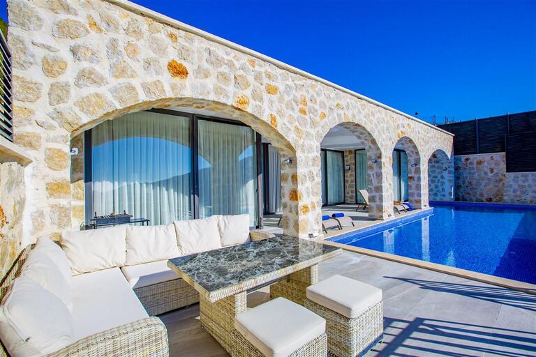 Villa Royal 3 — 2