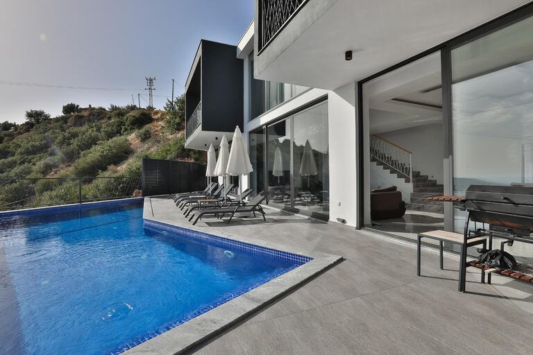 Villa Tria — 1