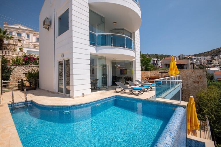 Villa Etna — 1