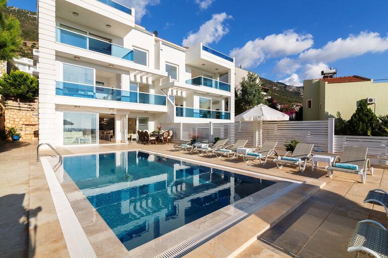 Villa Maribel — 1