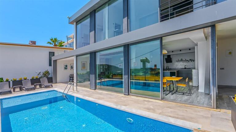 Villa Loca Akbel — 2