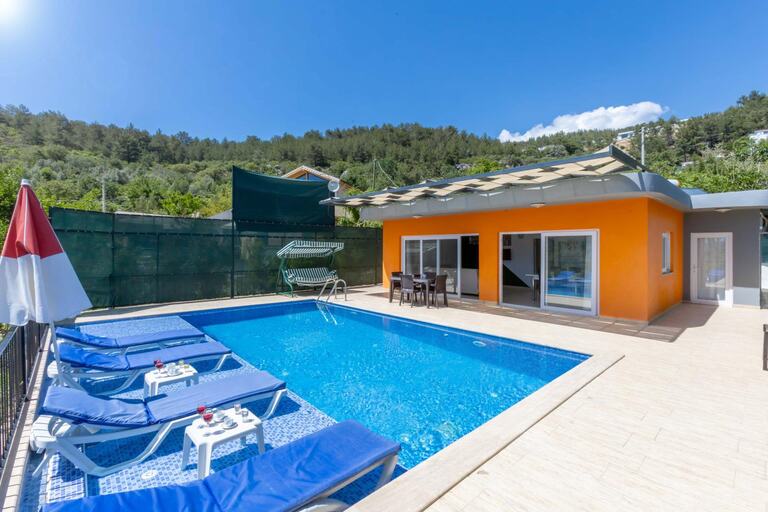 Villa Heves — 2