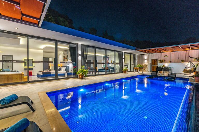Villa Neon — 1