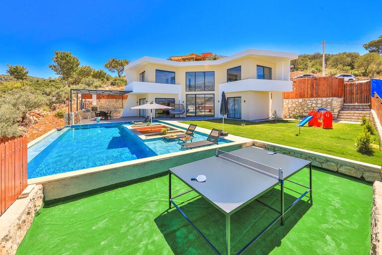 Villa Glass House — 1