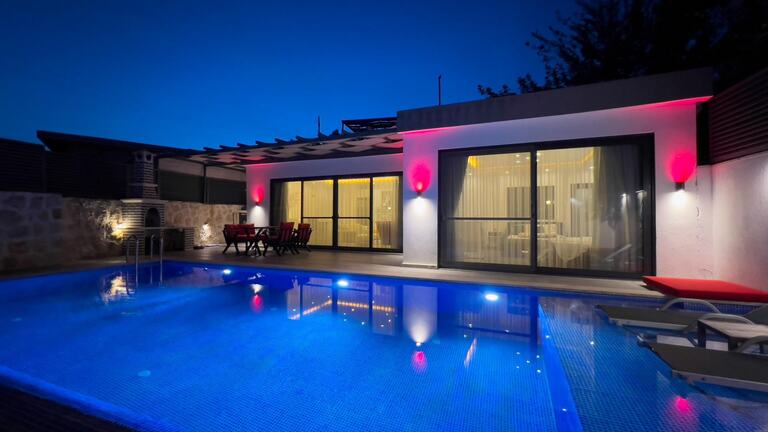 Villa Lantana — 2