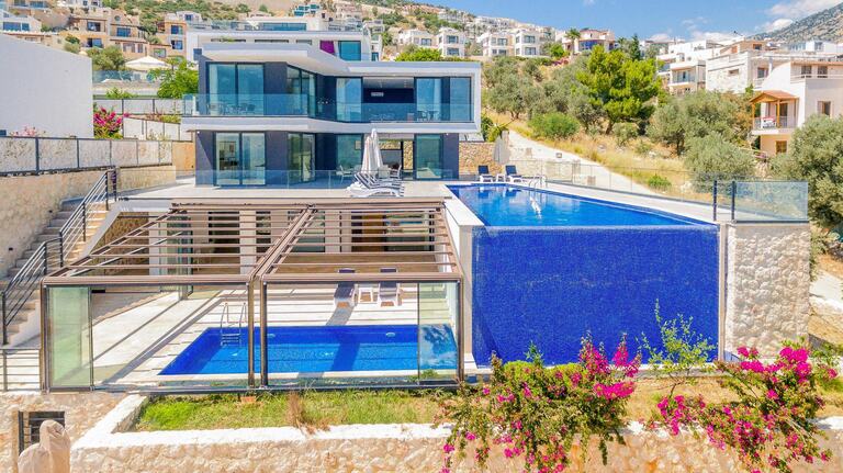 Villa Aquamarine — 2