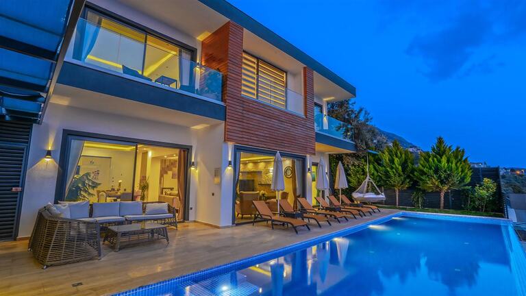 Villa Royal — 2