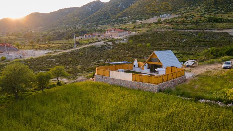 Villa Mentes — 2