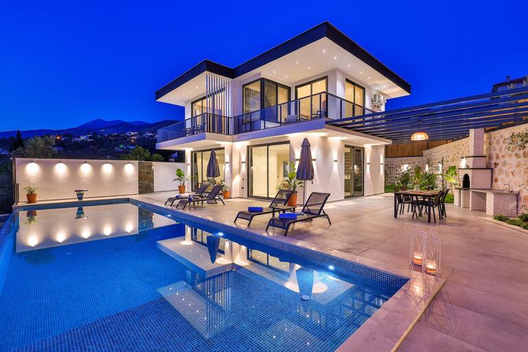 Villa Fi Manor — 1