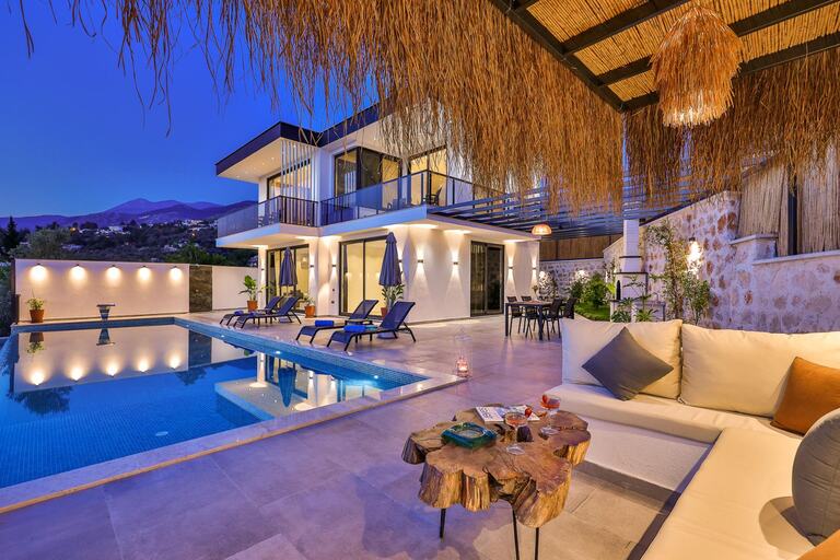 Villa Fi Manor — 2