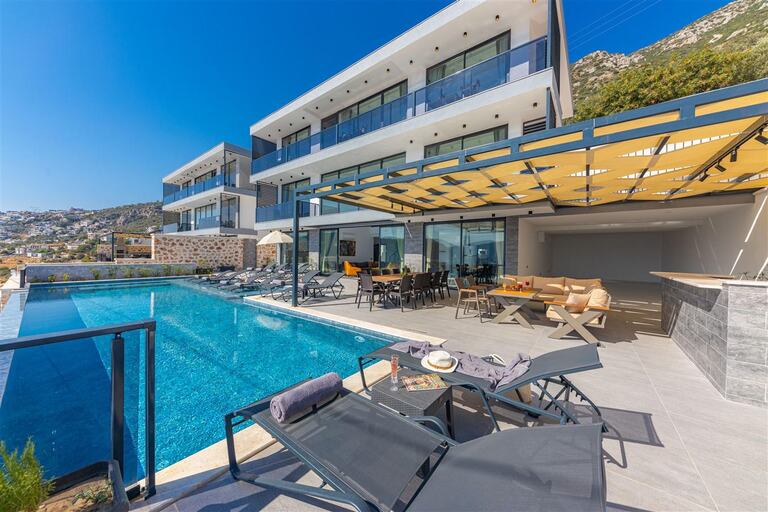 Villa Royal Falcon — 2