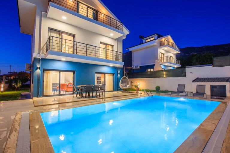 Villa Hometown Mendos — 2