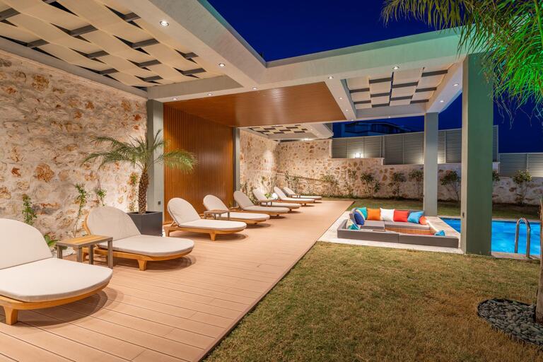 Villa Safran Flower — 3