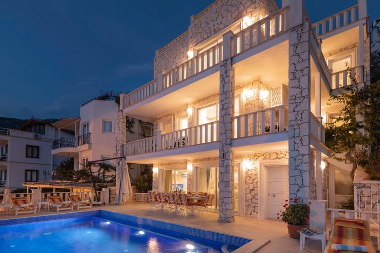 Villa Ketchy — 3