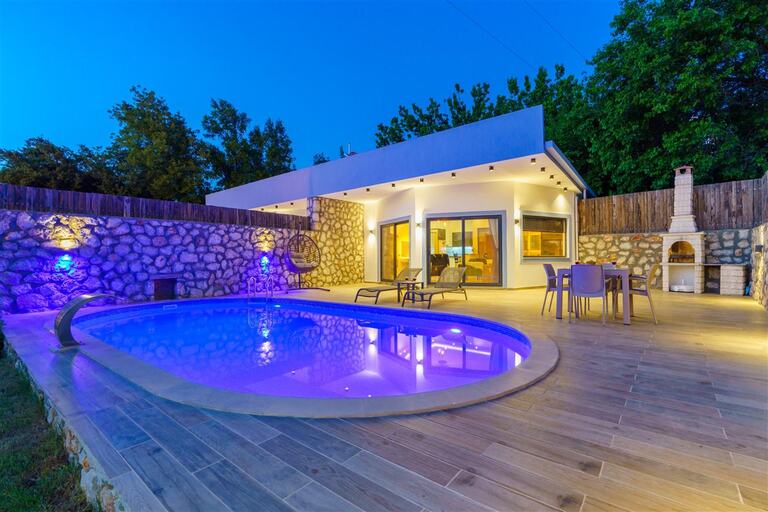 Villa Yek — 2