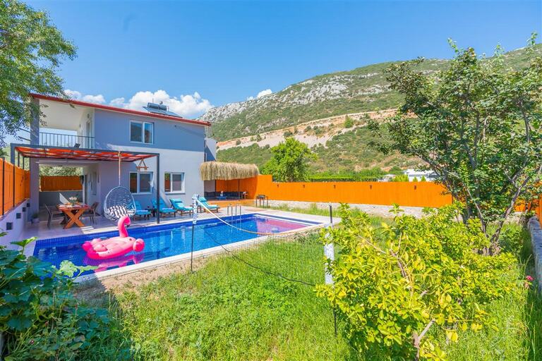 Villa Mazaka Bezirgan — 2