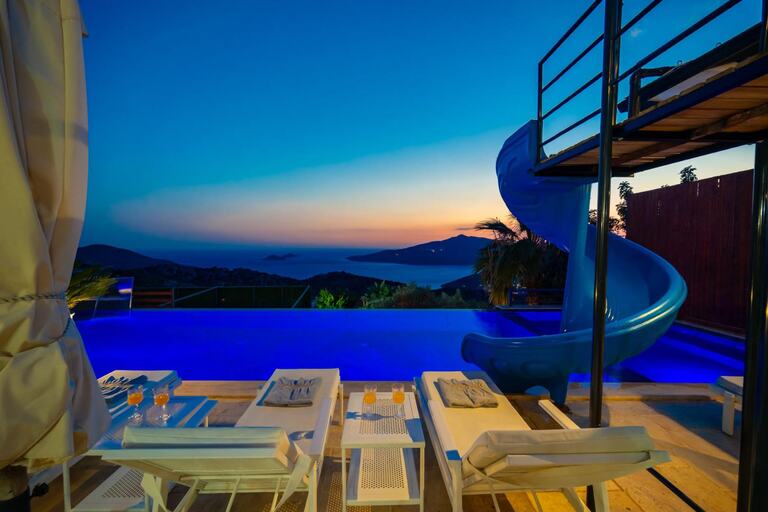 Villa Titanic — 3
