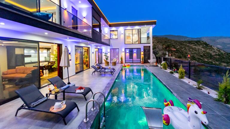 Villa Water Moon — 1