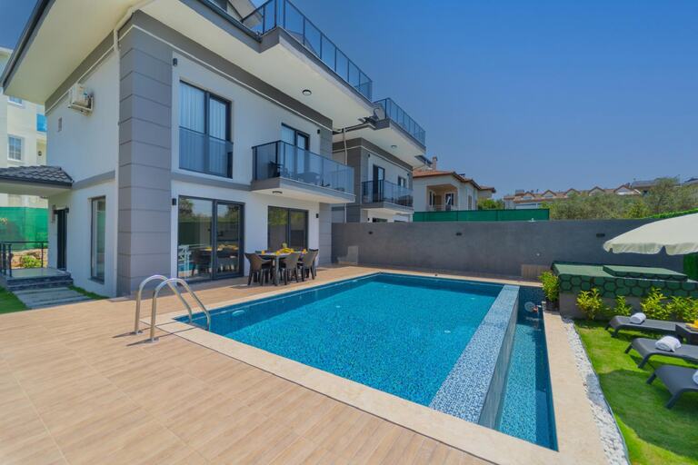 Villa Polina 1 — 2