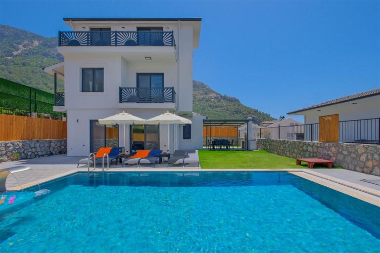 Villa Santorini — 3