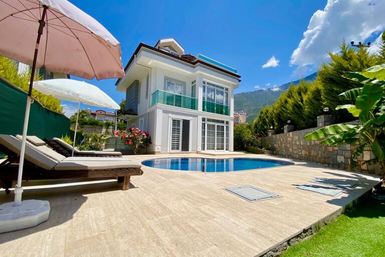 Villa Urartu — 1